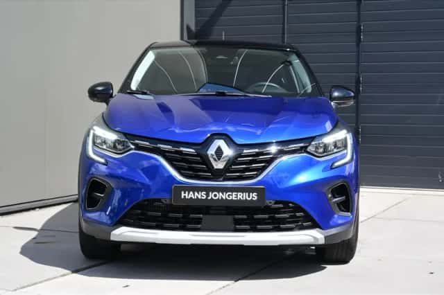 Renault Captur (2022) thumbnail 2