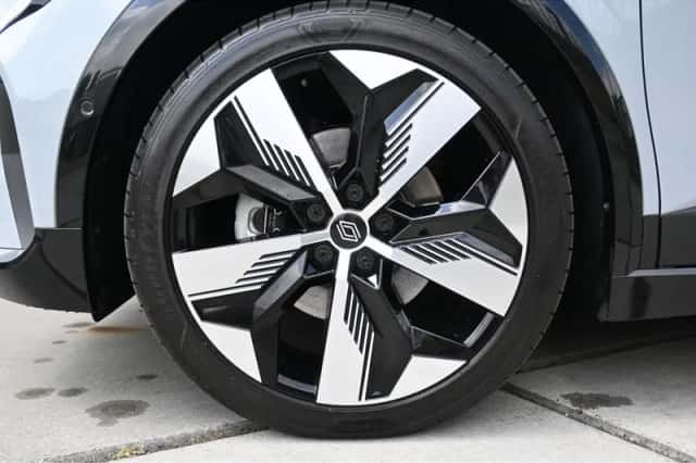 Renault Mégane E-Tech (2025) thumbnail 4