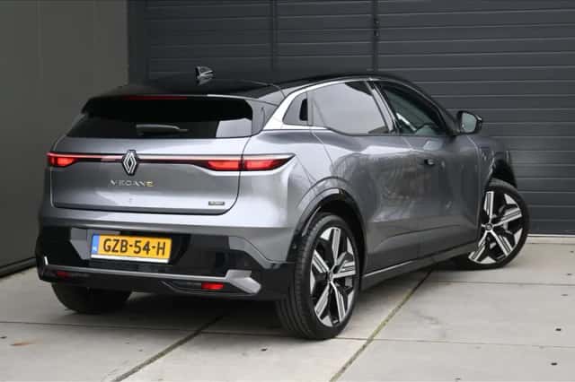 Renault Mégane E-Tech (2024) thumbnail 3