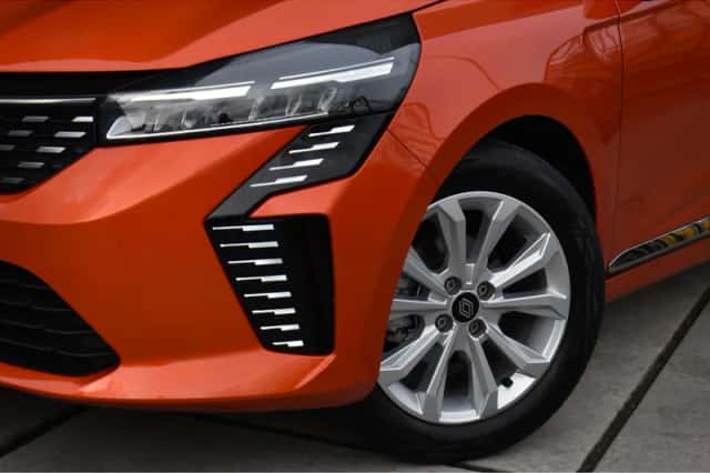 Renault Clio (2024) thumbnail 4