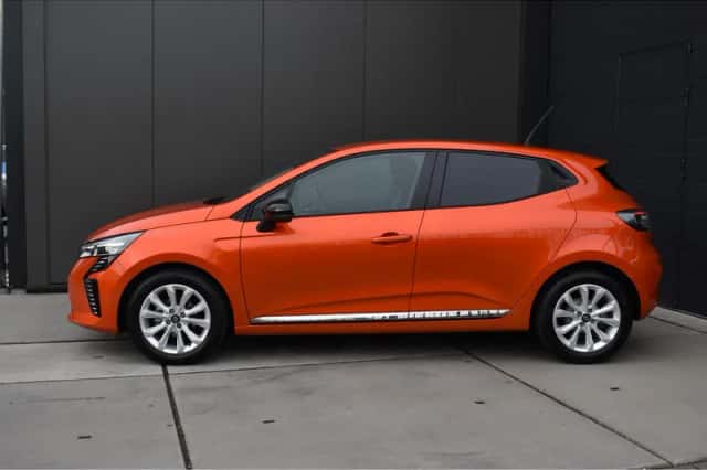 Renault Clio (2024) thumbnail 5