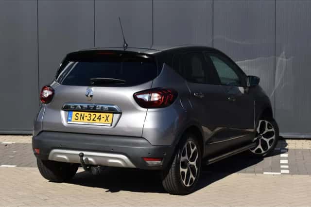 Renault Captur (2018) thumbnail 3