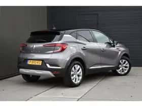 Renault Captur (2022) thumbnail 3