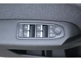 Renault Captur (2024) thumbnail 24