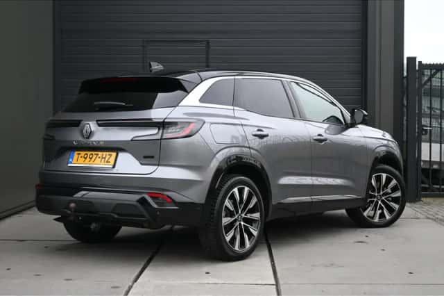 Renault Austral (2023) thumbnail 2