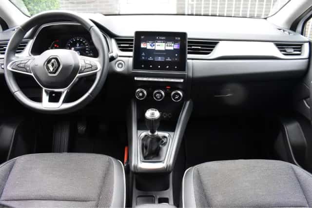 Renault Captur (2021) thumbnail 4
