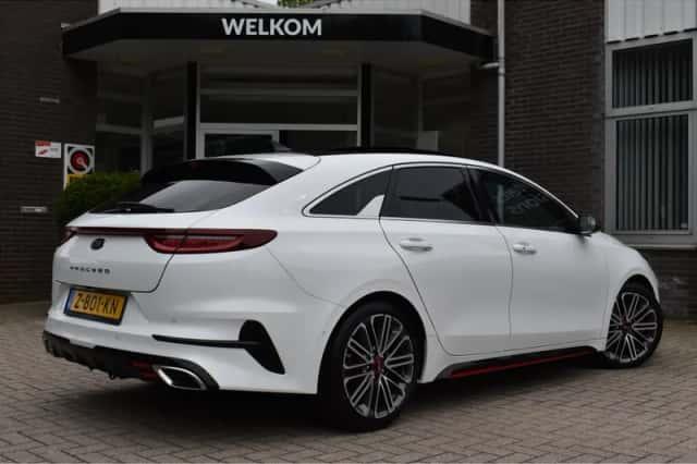 Kia Proceed (2021) thumbnail 2