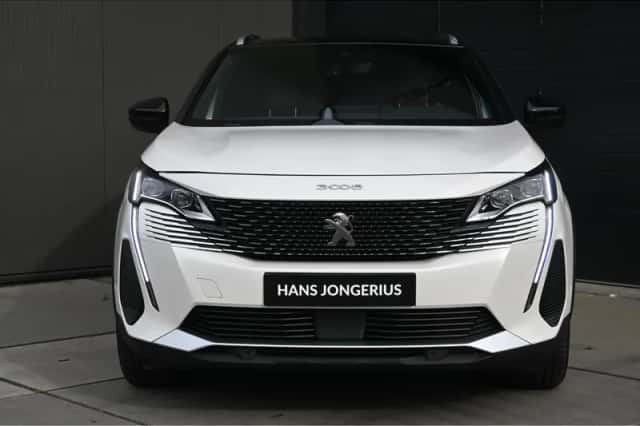 Peugeot 3008 (2021) thumbnail 2