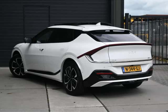 Kia EV6 (2021) thumbnail 3