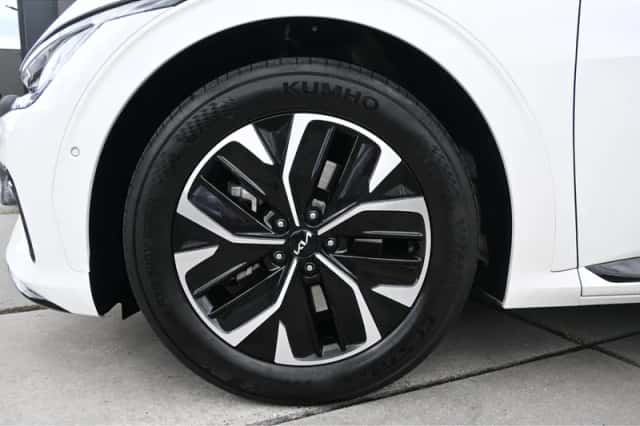 Kia EV6 (2021) thumbnail 4