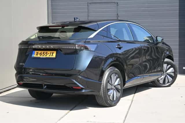 Nissan Ariya (2023) thumbnail 3