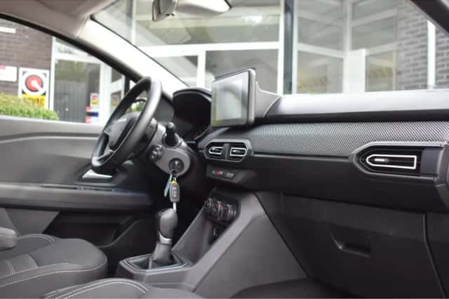 Dacia Sandero (2023) thumbnail 3