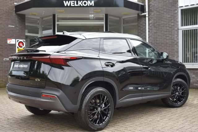 Omoda 5 EV (2026) thumbnail 2