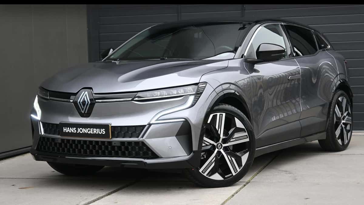 Renault Mégane E-Tech (2024) — foto 1