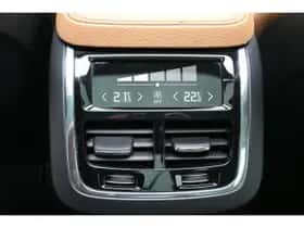 Volvo XC90 (2015) thumbnail 16