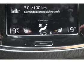 Volvo XC90 (2015) thumbnail 23