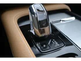Volvo XC90 (2015) thumbnail 26