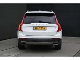 Volvo XC90 (2015) thumbnail 9
