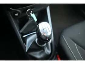 Renault Clio (2019) thumbnail 25
