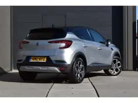 Renault Captur (2022) thumbnail 3