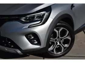 Renault Captur (2022) thumbnail 4