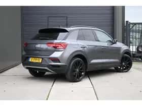 Volkswagen T-Roc (2020) thumbnail 3