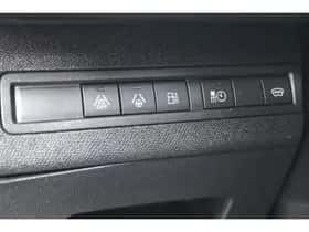 Peugeot 3008 (2021) thumbnail 28