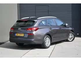 Hyundai i30 (2018) thumbnail 3