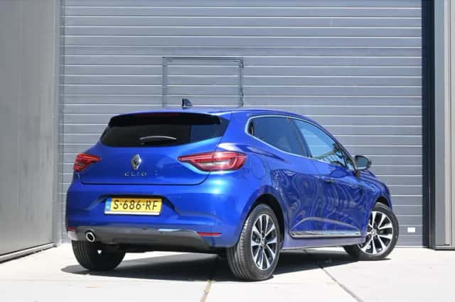Renault Clio (2023) thumbnail 3