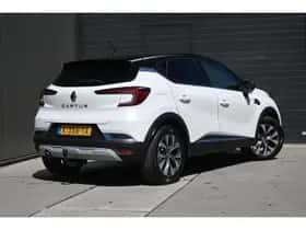 Renault Captur (2021) thumbnail 3