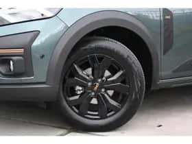 Dacia Sandero Stepway (2024) thumbnail 4