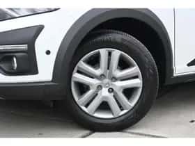 Dacia Sandero Stepway (2022) thumbnail 4