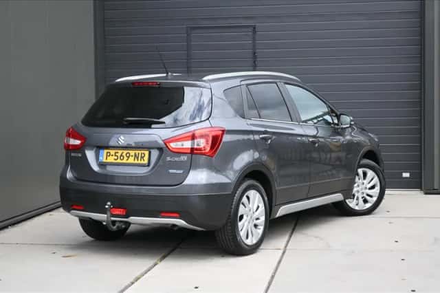 Suzuki S-Cross (2021) thumbnail 3