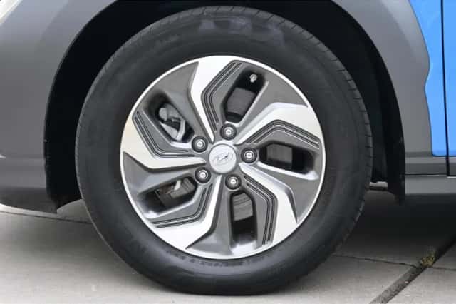 Hyundai Kona (2022) thumbnail 4