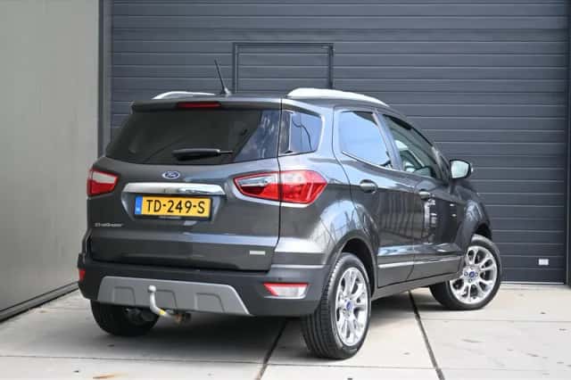 Ford EcoSport (2018) thumbnail 3