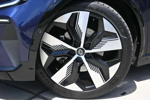 Renault Mégane E-Tech (2023) thumbnail 4