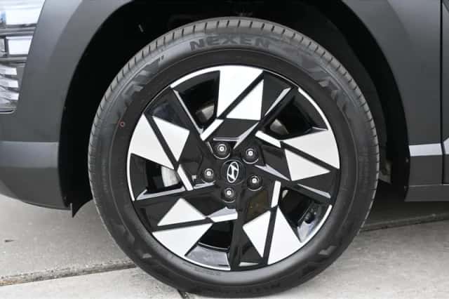 Hyundai Kona (2024) thumbnail 4