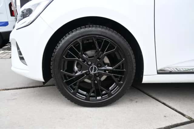 Renault Clio (2019) thumbnail 4