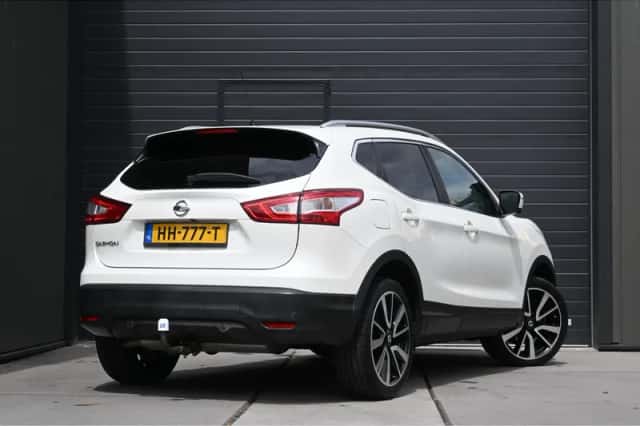 Nissan Qashqai (2015) thumbnail 3