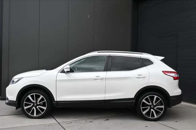 Nissan Qashqai (2015) thumbnail 5