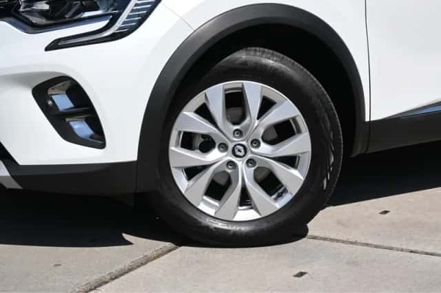 Renault Captur (2022) thumbnail 4
