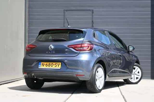 Renault Clio (2021) thumbnail 3