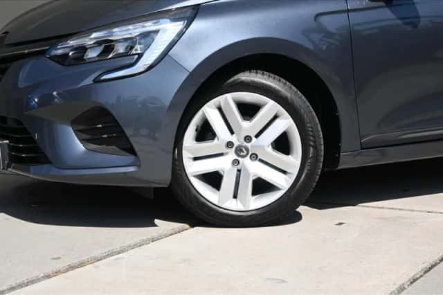 Renault Clio (2021) thumbnail 4