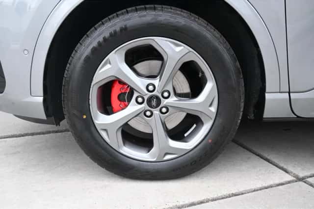 Ford Kuga (2025) thumbnail 4