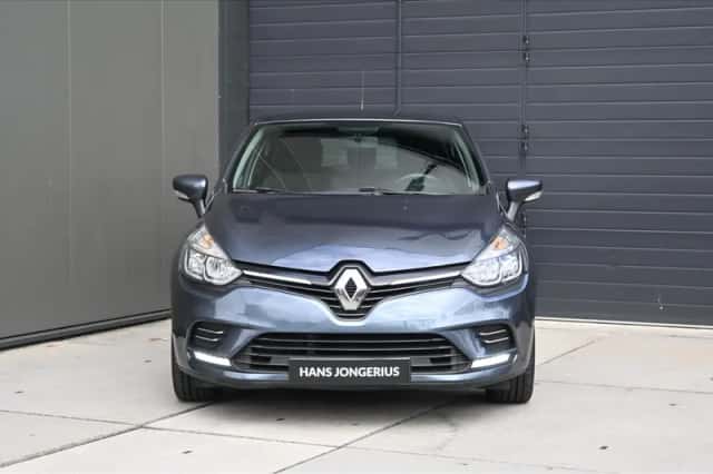 Renault Clio (2018) thumbnail 2