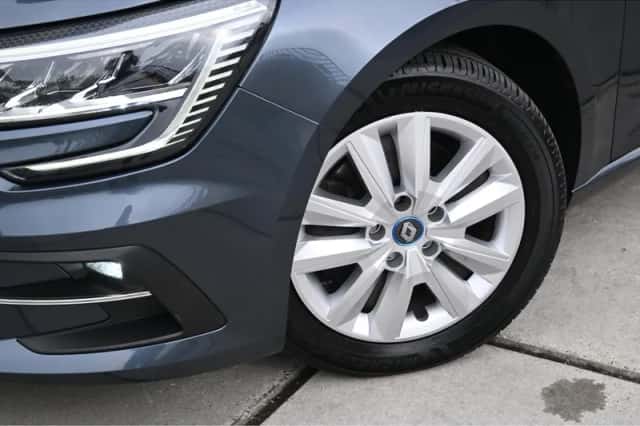 Renault Mégane (2021) thumbnail 4