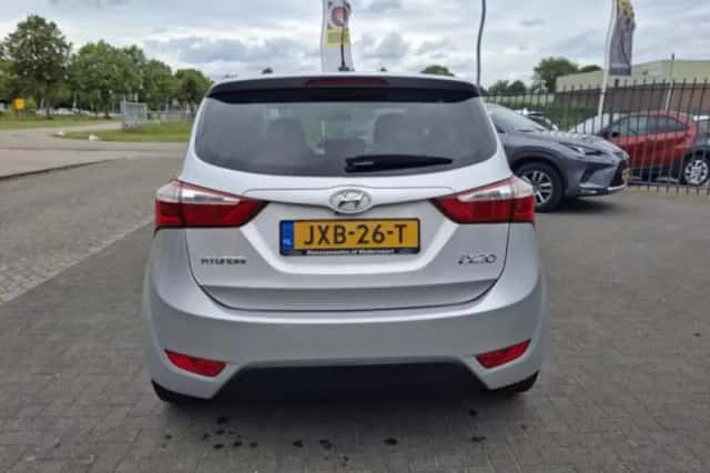 Hyundai ix20 (2017) thumbnail 6