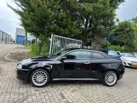 Alfa Romeo GT (2006) thumbnail 2