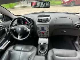 Alfa Romeo GT thumbnail 12