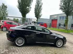 Alfa Romeo GT thumbnail 6